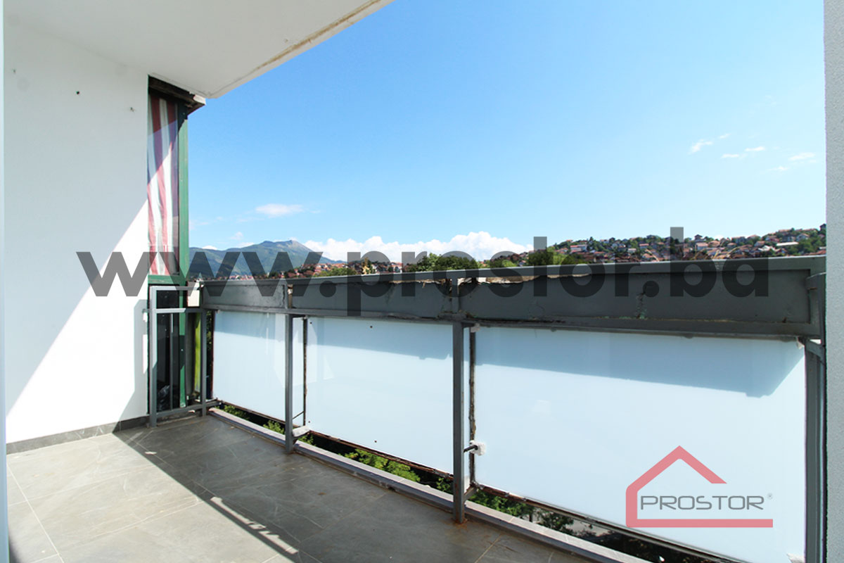 5 Balkon iz dnevnog boravka sl1