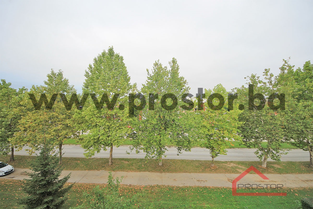 17 Pogled Istok