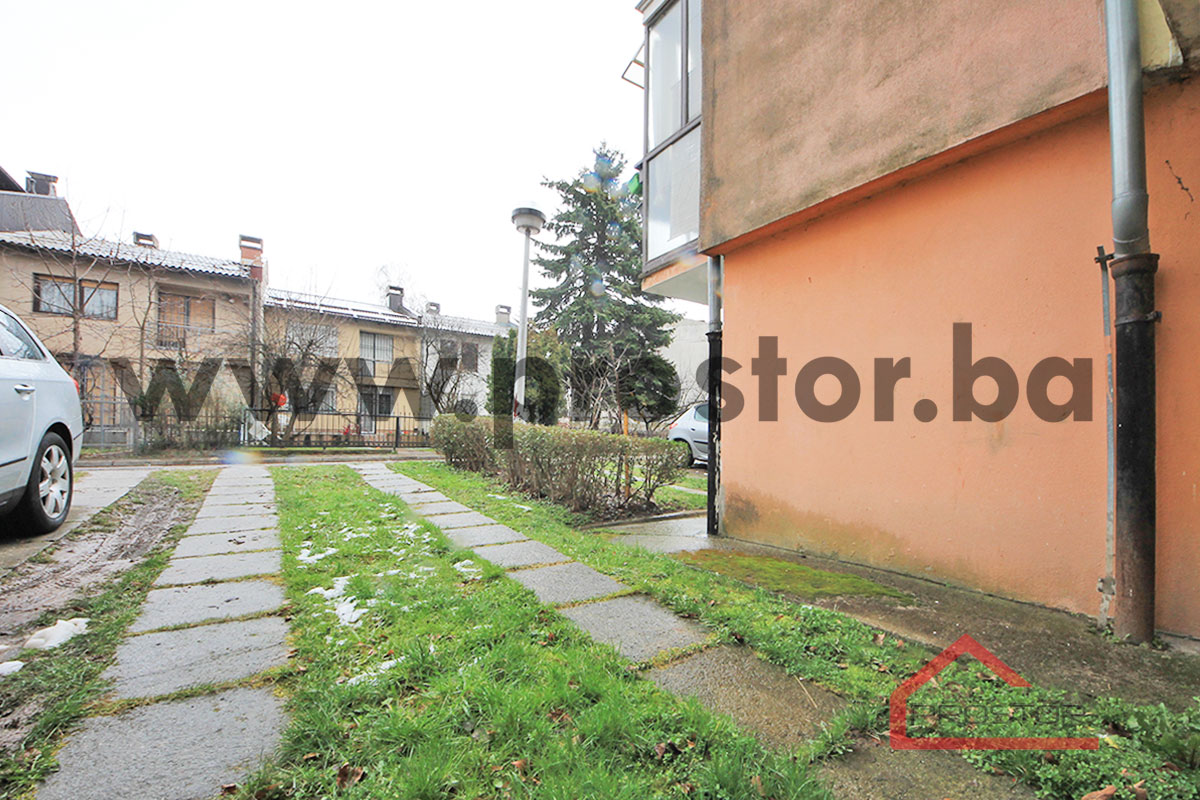 18 Prilaz garaži sl 3