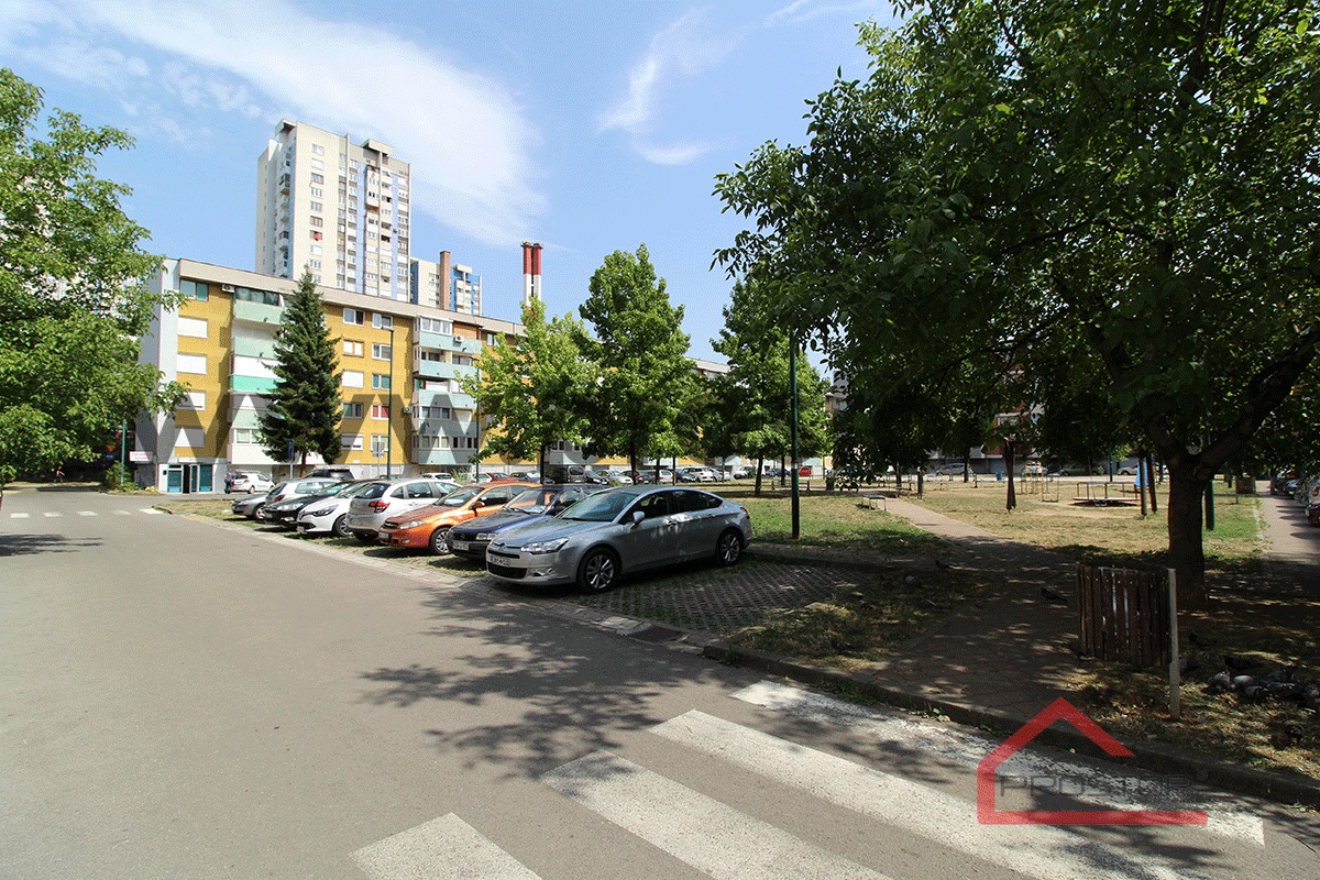 17 Zajednicki parking
