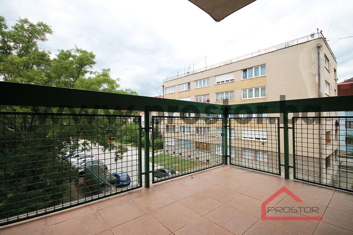 4 Balkon