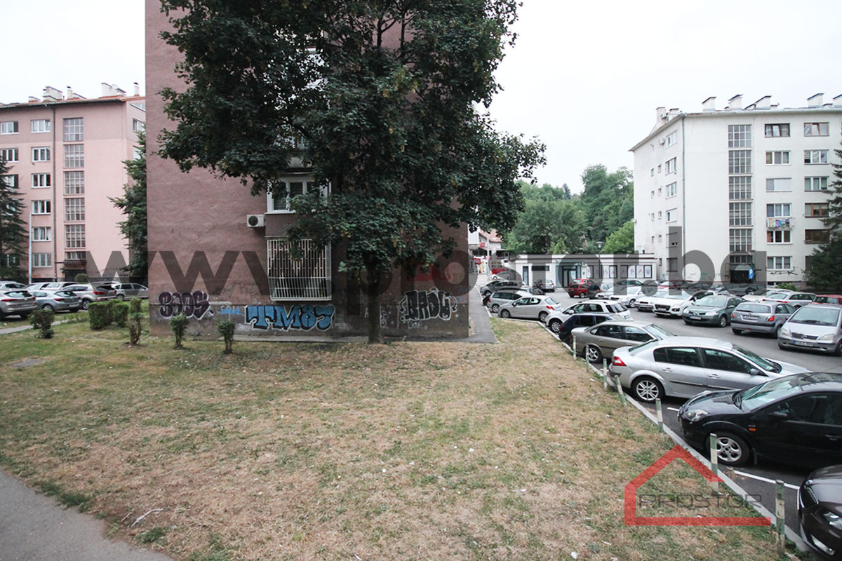 13 Pogled lođa