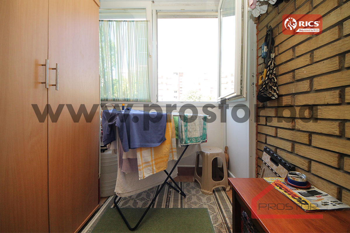 12 Ustakljeni balkon