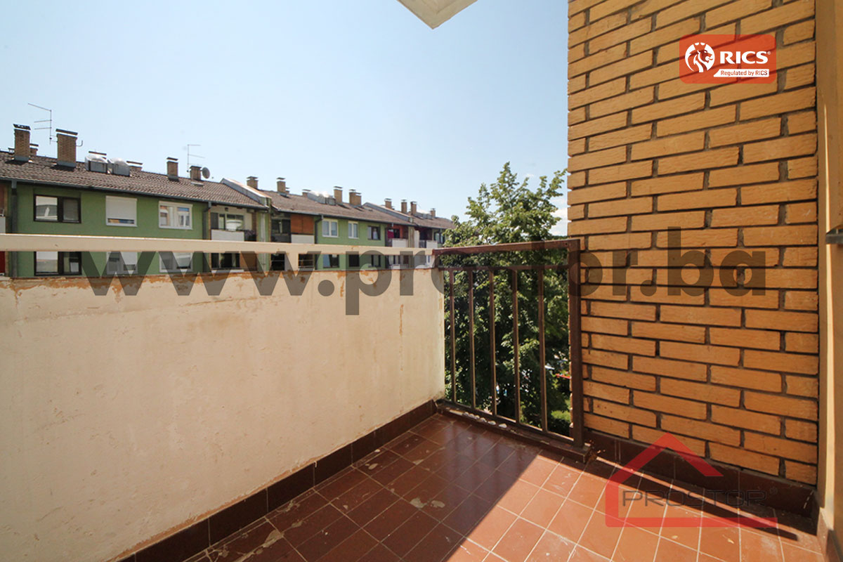 18 Balkon Istok