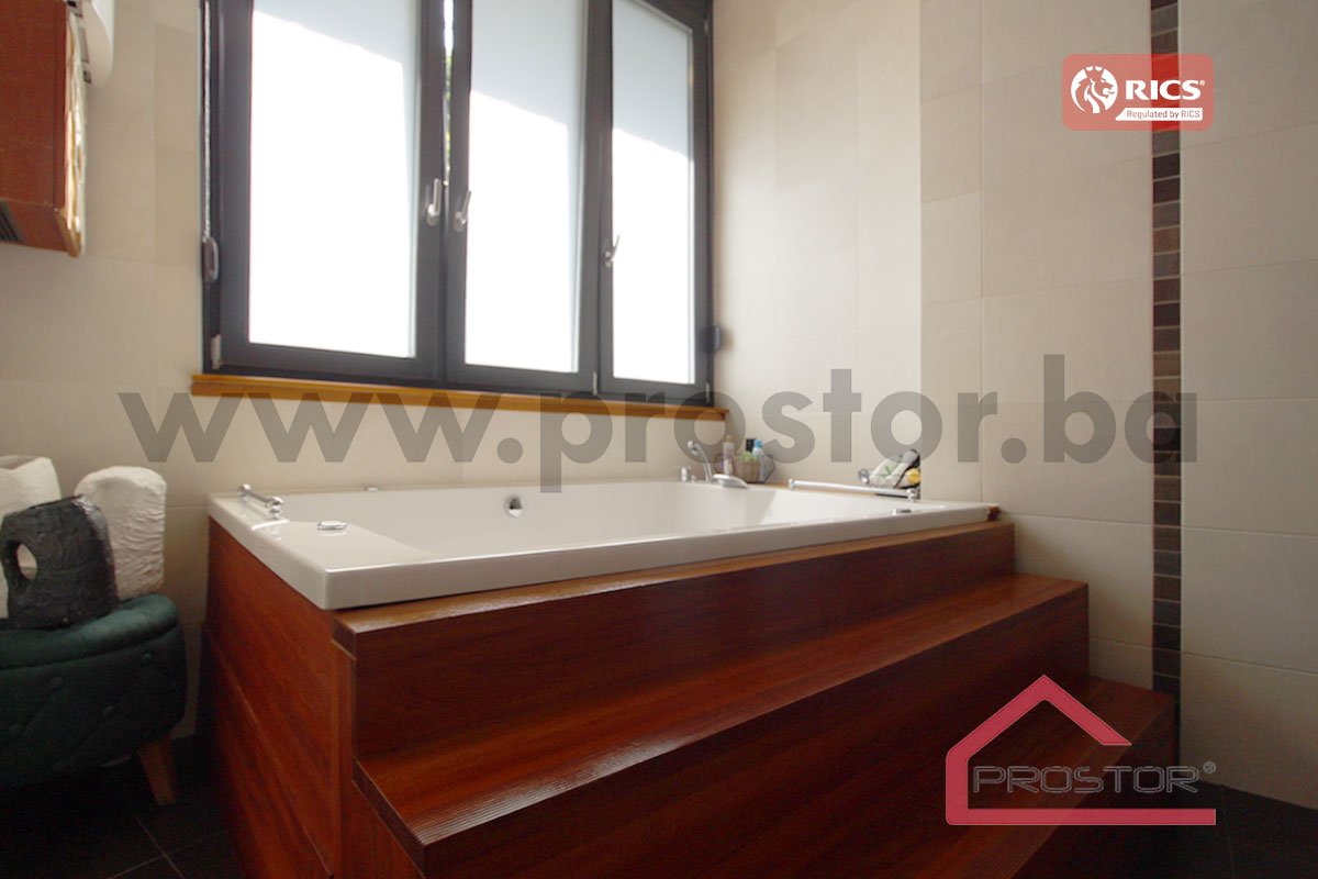 17-Jacuzzi-sl1