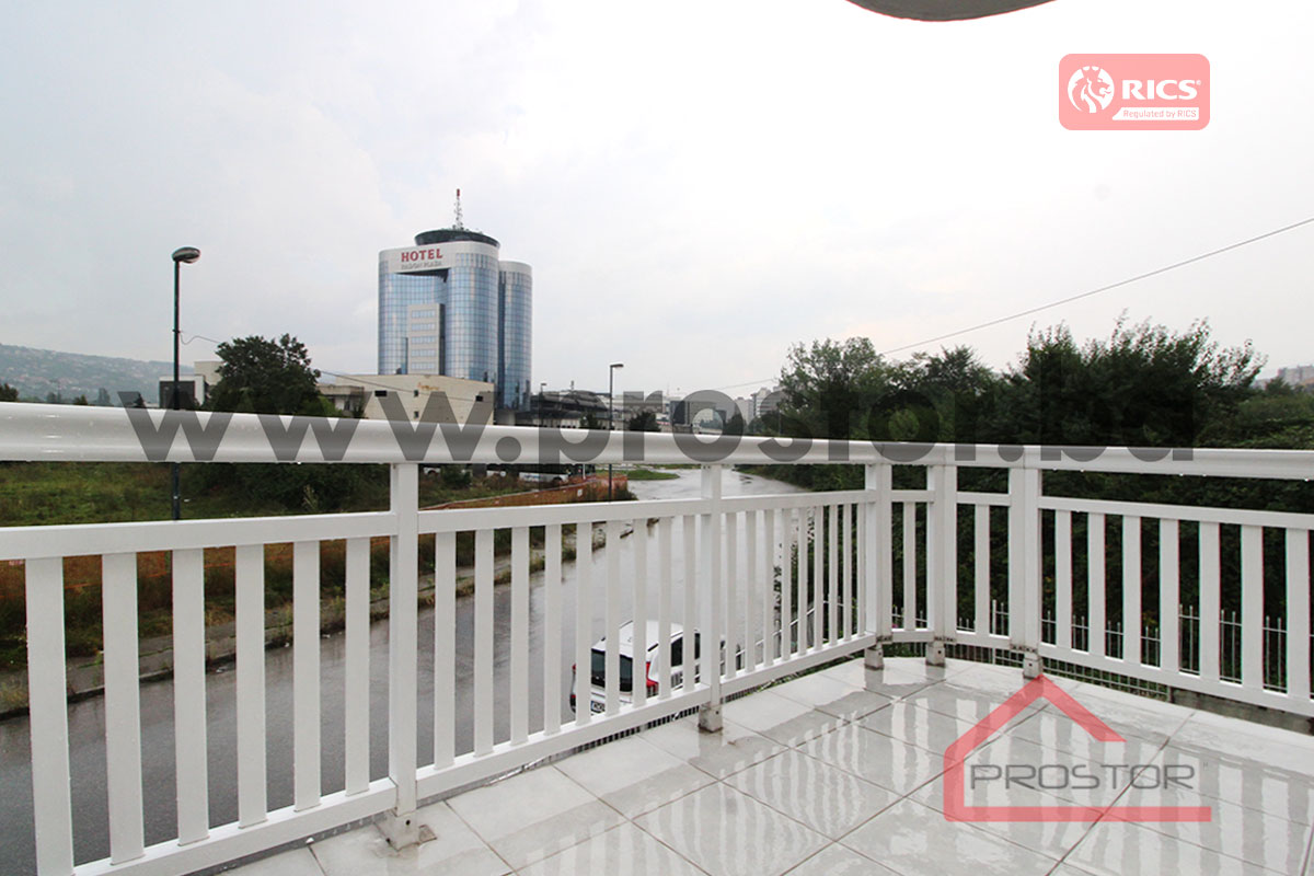 4 Balkon