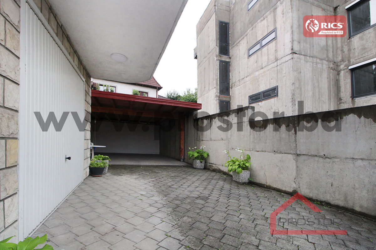 3 Parking