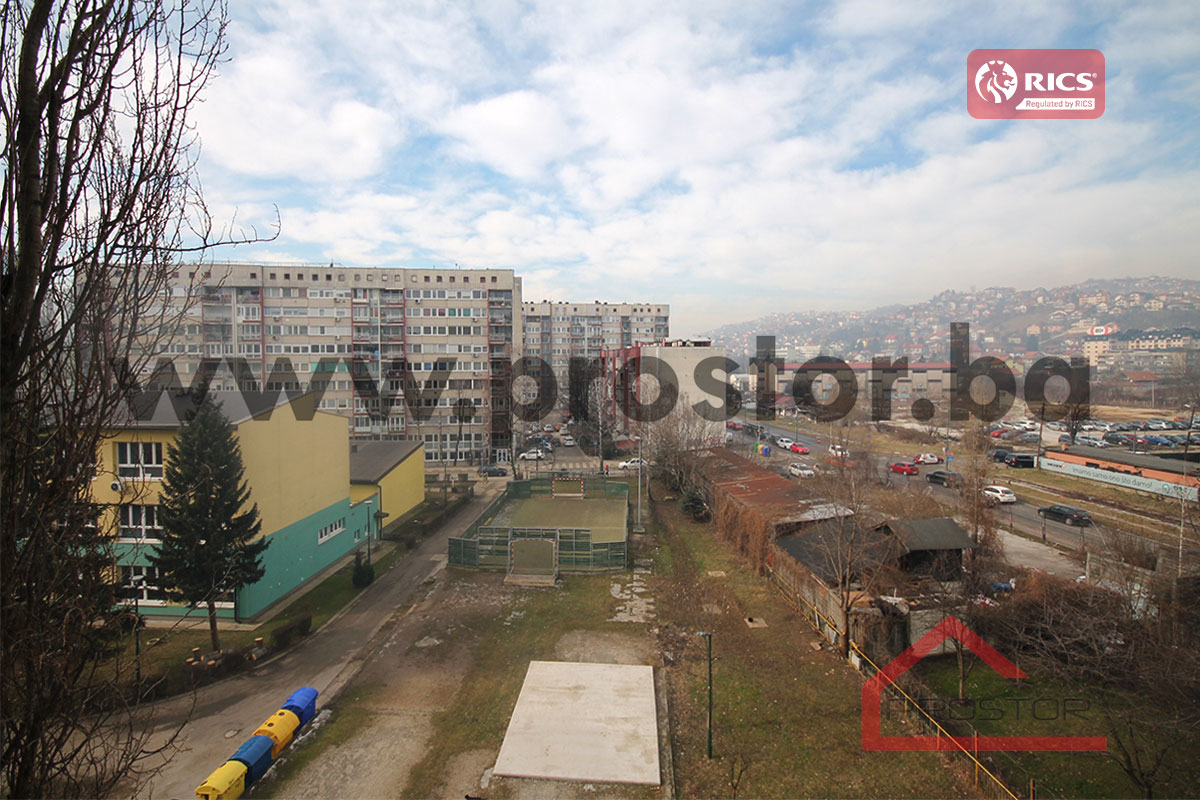 17 Pogled lođa