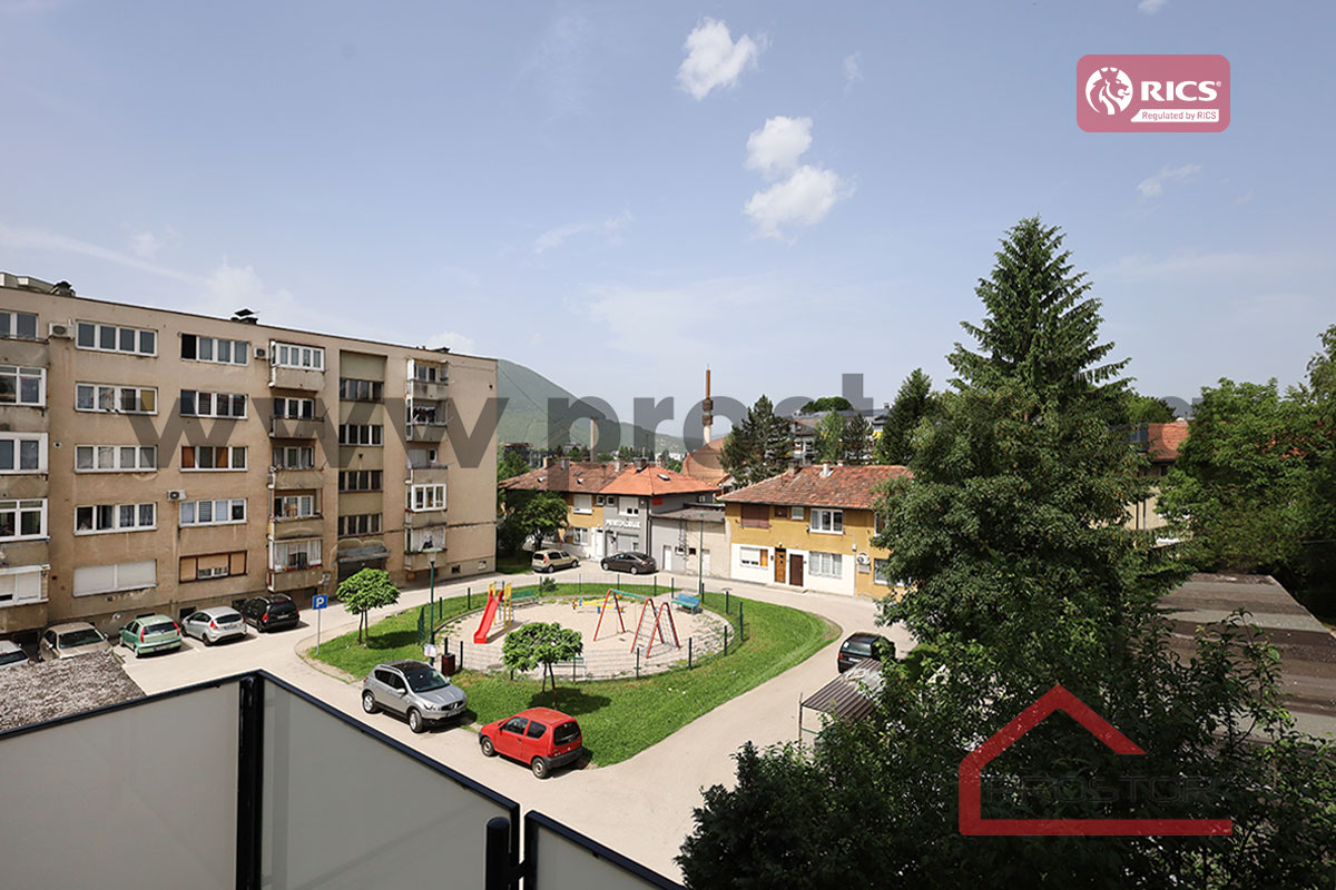 17 Pogled sa balkona