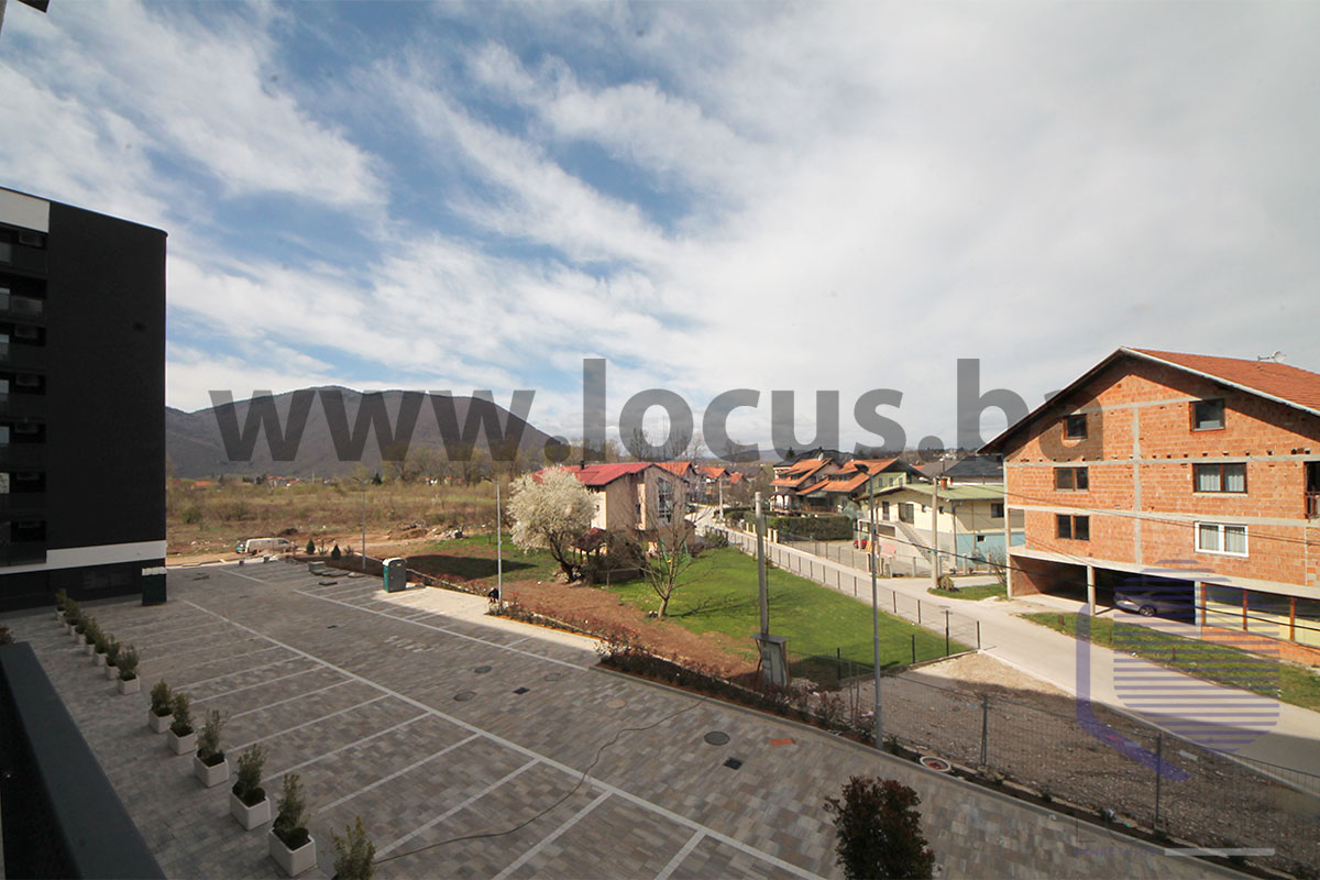 12 Pogled sl1