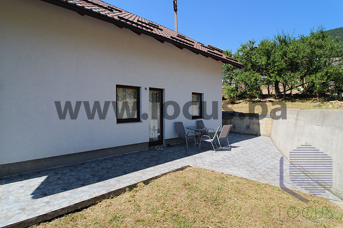 18 Dvorište