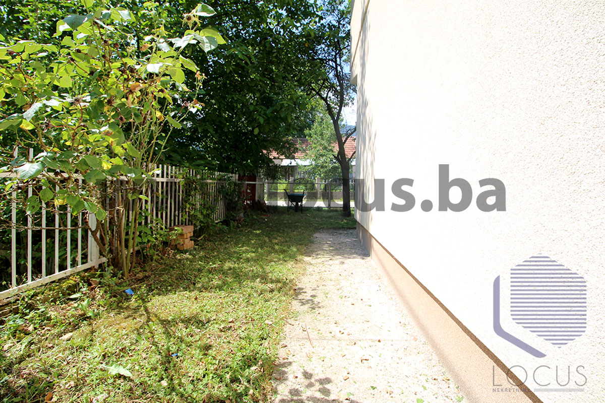 17_ Dvorište