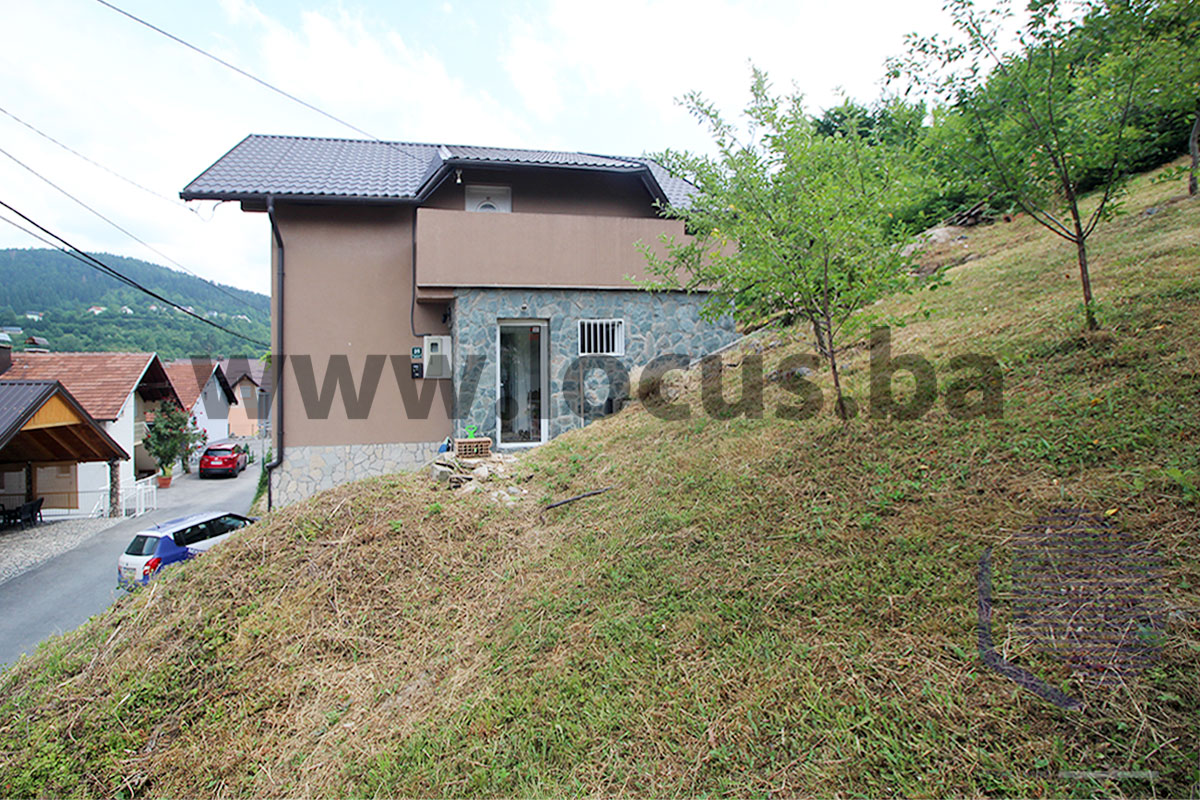 16_ Dvorište