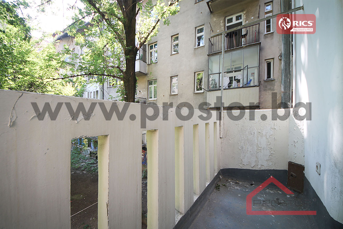 12 Balkon Prvi