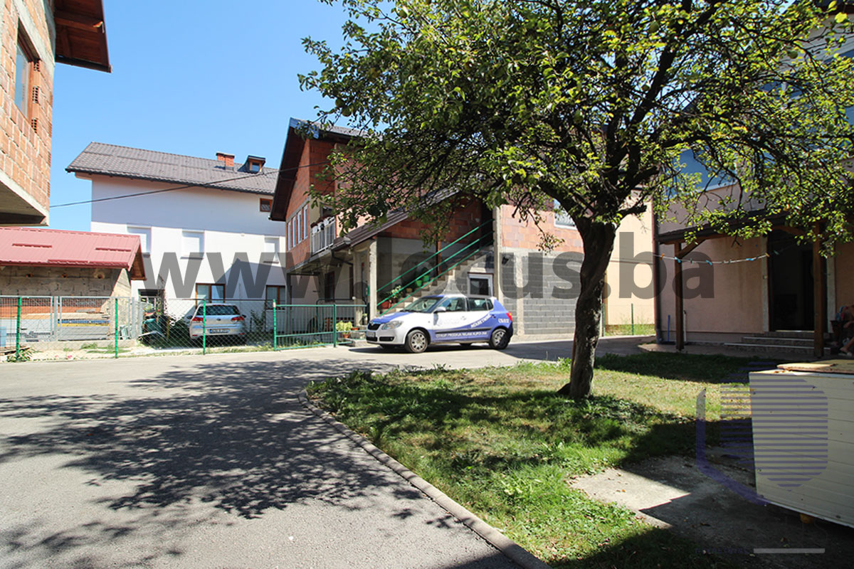 16_ Dvorište