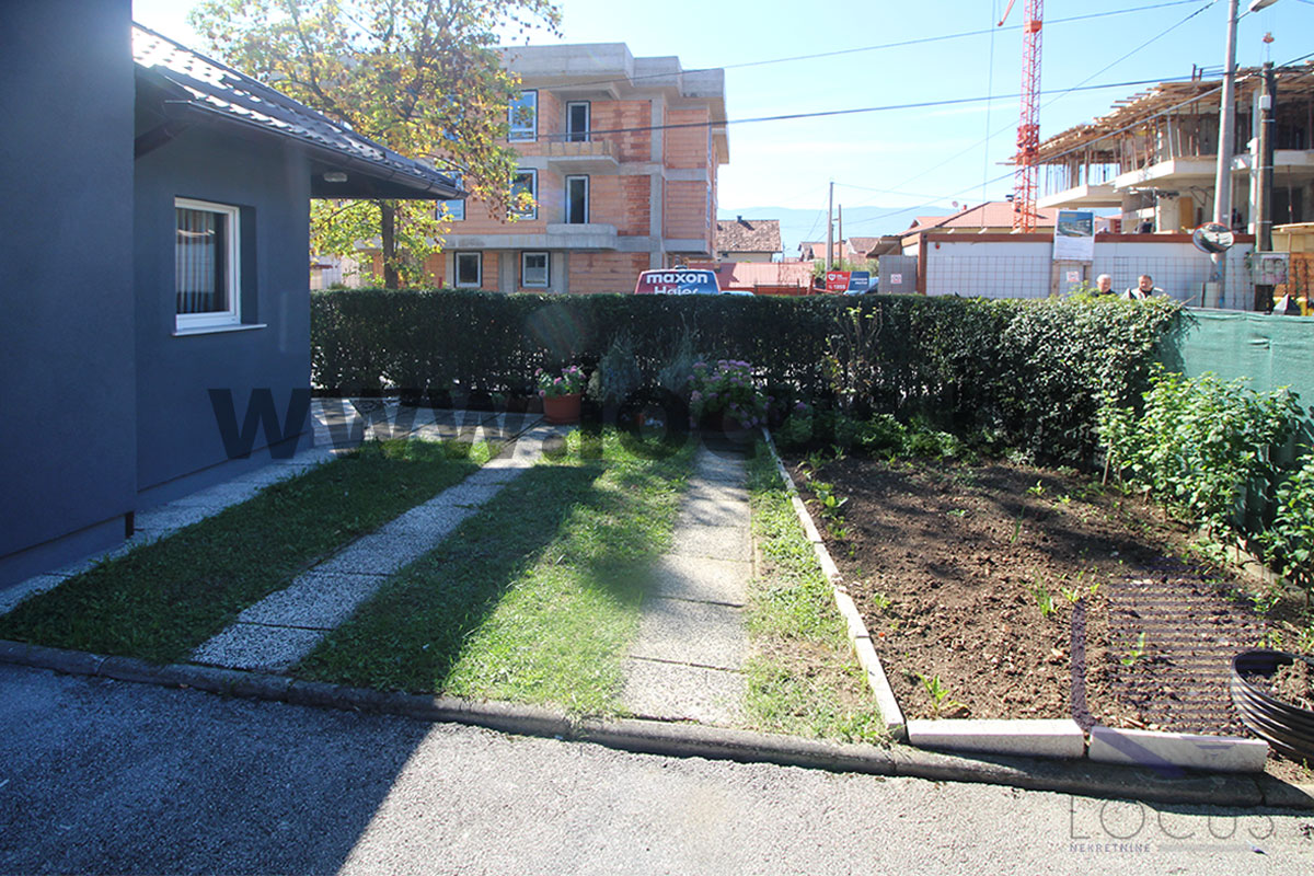 3_ Dvorište