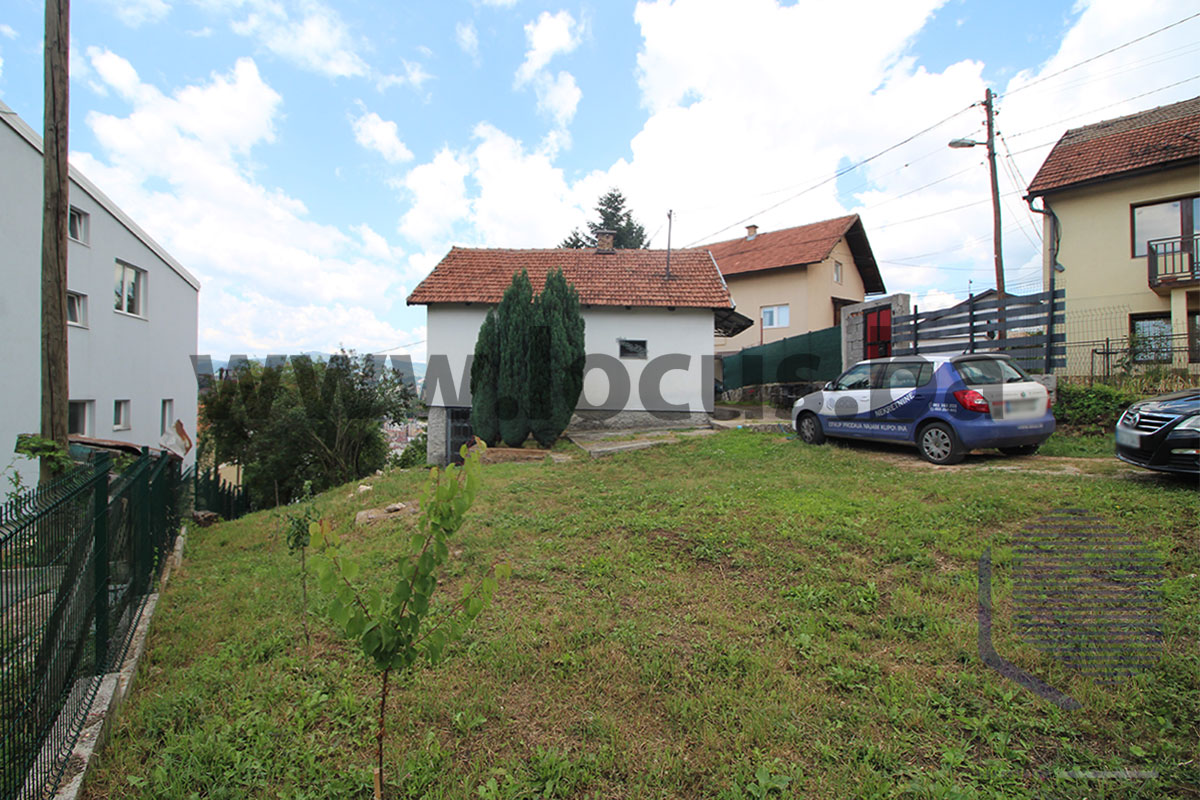 11_ Dvorište