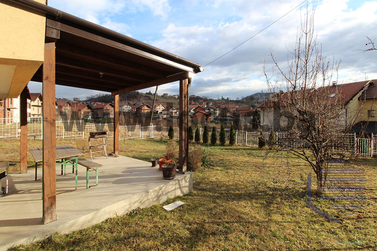 8-Dvorište-1