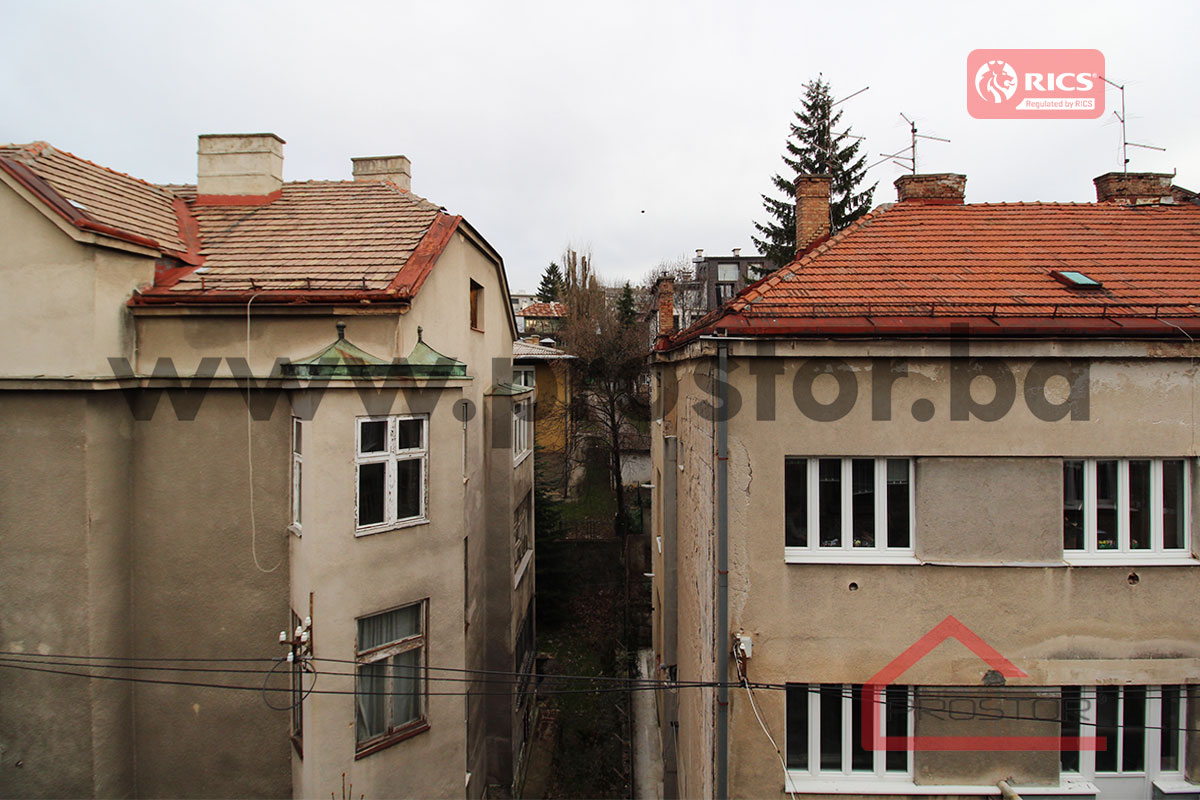 12 Pogled sl1