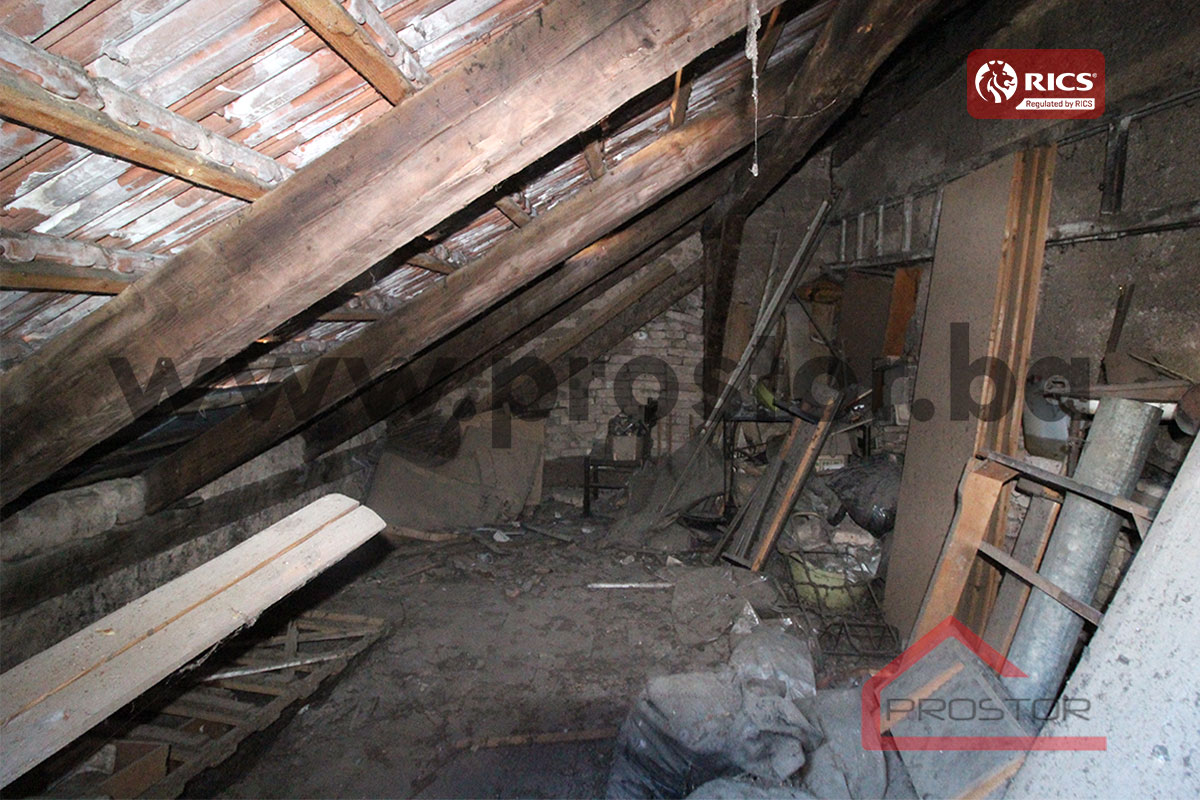 15 Tavanski pripaajući prostor sl2