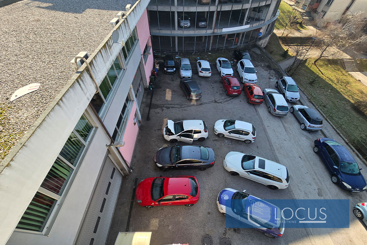 17_ Parking