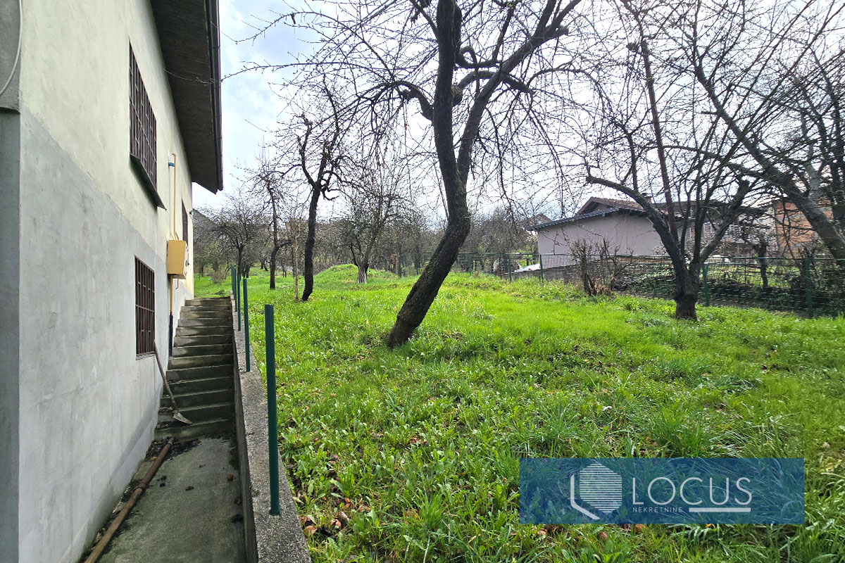 16_ Dvorište