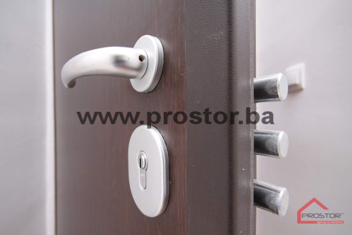 14 Detalj - blindo vrata