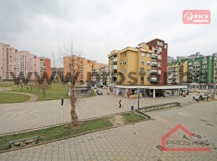 Namješten adaptiran jednosoban stan sa balkonom na prvom spratu, Trg Nezavisnosti, Alipašino Polje