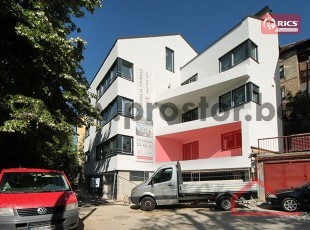 NOVOGRADNJA APPLE RESIDENCE! Dvosoban stan odličnog rasporeda sa lođom i savršenim pogledom na Sarajevo, u manjoj stambenoj zgradi vrhunske kvalitete, Marijin Dvor, Centar. JEDINI DOSTUPAN! ***Virtuelna šetnja 360°***
