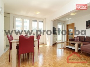 Modern furnished three-room apartment with loggia in Bolnička street, Koševo