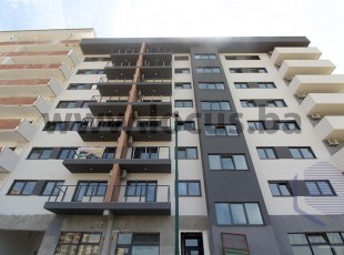 NEW BUILDING VOGOŠĆA! Functional three-room apartment with an area of 67.36 m2 on the fourth floor in a residential and commercial building in the final phase of construction, Rosulje neighborhood.