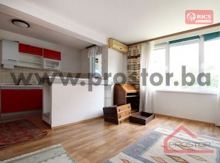 Unfurnished two-bedroom apartment next to the shopping center, Grbavica.