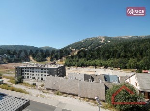 VRHUNSKA PRILIKA! Izuzetno atraktivan dvoetažni apartman sa lođom i prelijepim, otvorenim pogledom na Babin do! ***Virtuelna šetnja 360°***