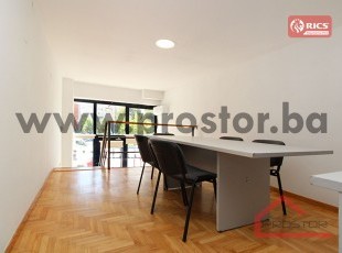 Namješten poslovni prostor površine 41m2 sa jednom prostorijom i galerijom, Marijin Dvor