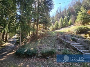 Osunčana parcela sa planinskim potokom, uknjižene površine 617m2, smještena u prelijepom ambijentu na obroncima Bjelašnice, Ljubovčići-Šavnici, Hadžići