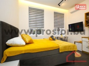 KRATKOROČNO IZDAVANJE!! „Žuti“ apartman u samom Centru Sarajeva u neposrednoj blizini Katedrale Srca Isusuova sa privatnim parking mjestom, Stari Grad