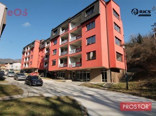VRTOVI SUNCA! Fantastičan petosoban stan na prvom spratu zgrade bez lifta u sunčanom dijelu Sarajeva, Opština Centar