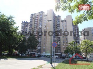 Dvosoban stan sa balkonom i lijepim pogledom u zgradi sa dva lifta, ul. Ive Andrića, Alipašino polje