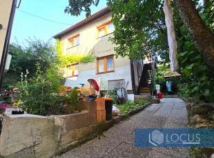Registered house with a total area of 144 sqm located on a plot of 186m2 next to the Trebevic cable car, only about 200 meters from Sebilj, Bascarsija and other amenities, Hrvatin Street, Bistrik.