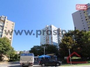 Funkcionalan četverosoban stan sa lođom na 2. spratu u ulici Semira Frašte, Alipašino polje, Novi Grad