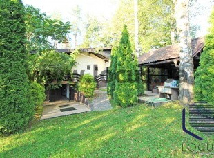 Cottage in a beautiful natural environment with plenty of greenery and a spacious landscaped yard on a plot of 1.906m2 in the Tarčin settlement, Hadžići Municipality