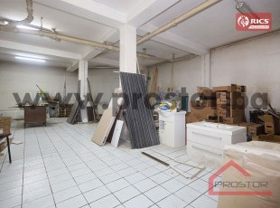 Višenamjenski skladišno-proizvodni poslovni prostor na šetnici, Dobrinja