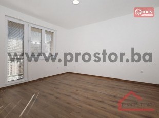 Six-Bedroom House on a Peaceful Location with Private Garage, Stupsko Brdo