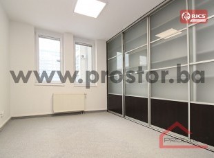 Moderen namješten višenamjenski poslovni prostor u novogradnji, Dolac Malta