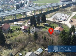 Spacious and sunlit plot of land with a registered area of 1579 m² in a beautiful setting with plenty of greenery at the beginning of the settlement of Gladno Polje, Ilidža municipality