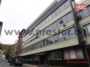 Adaptirana poslovna zgrada u centru grada, ulica Čobanija