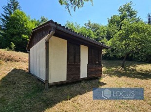 A small weekend house on a 1,590 m² plot in an accessible location and a quiet setting, situated 1,500 meters from the main road - Brnjaci, Kiseljak.