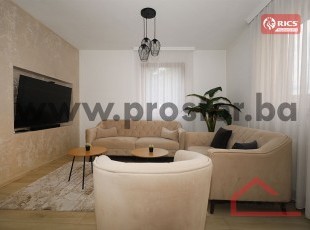 Fully renovated four-bedroom house with two terraces and private parking, suitable for residential or business use, Nedžarići