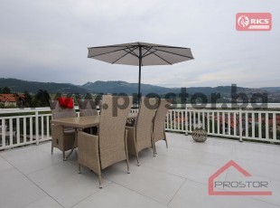 Four-bedroom house with a garage on two floors with a beautiful panoramic view of Sarajevo, Kobilja Glava