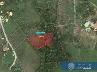 A spacious and sunny plot of land with a registered area of ​​2,608 m², situated in a beautiful natural setting—specifically, an elite part of the Poljine neighborhood in the Centar municipality.